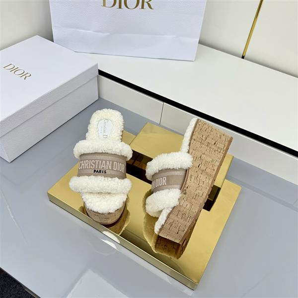 20251128184322556 290